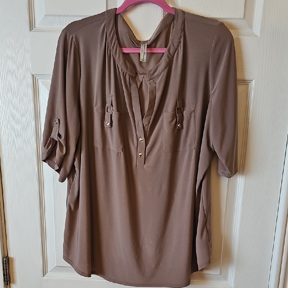 Pre-loved Chic Brown Women's Blouse with Buckle Details